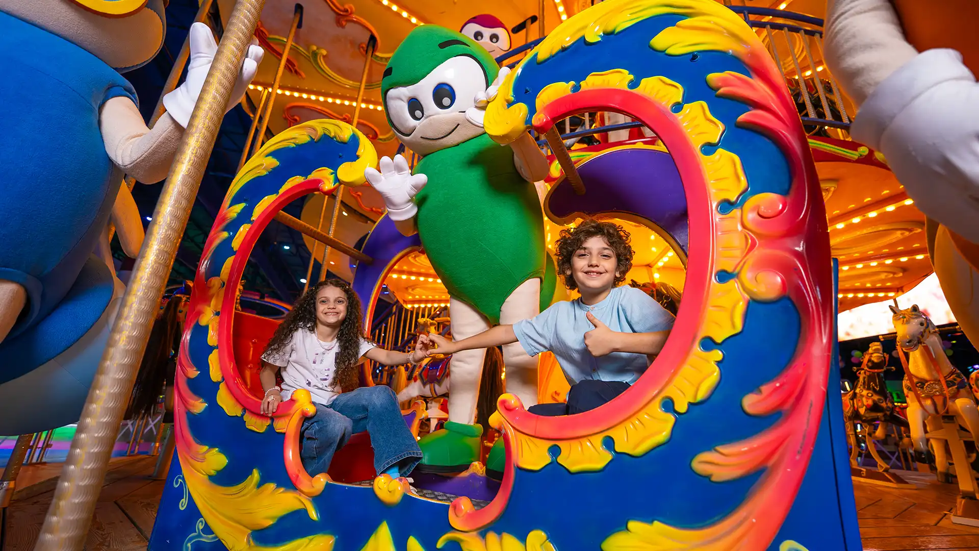 Enjoy a Total balance of 1696 when you charge with 596 SAR